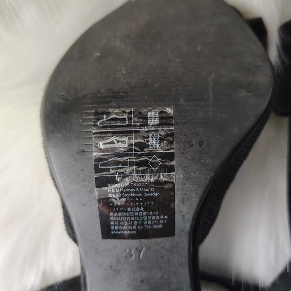 Bow Kitten Heels - Picture 11 of 15